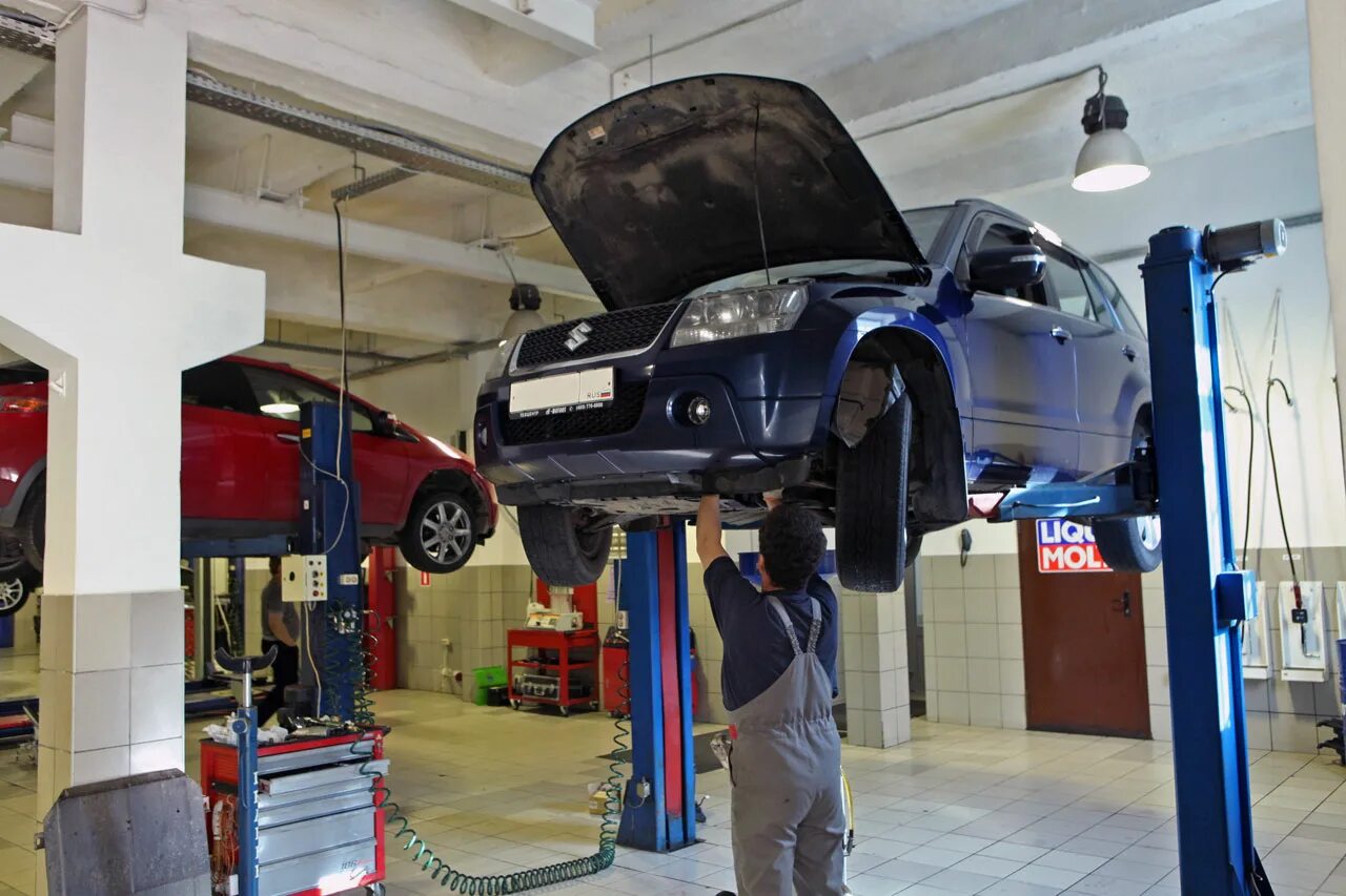 Сузуки починить. Обслуживание и ремонт сузуки. Автосервис suzuki. Ремонт сузуки свифт. Suzuki в обслуживание.