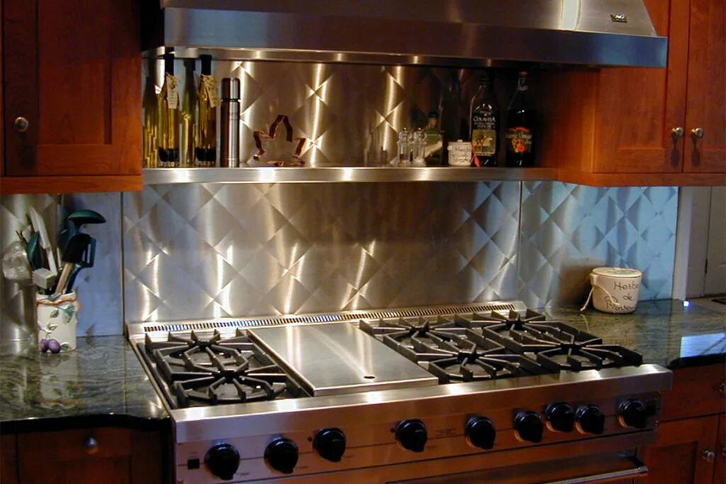 Чем закрыть стену за плитой. Чем закрыть стену за плитой. Чем закрыть стену за плитой. Защитный экран на кухонный фартук. Чем закрыть стену за плитой.