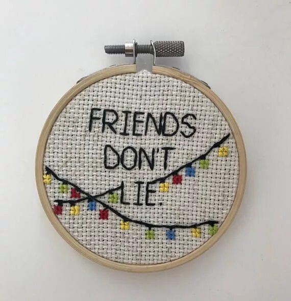 Friends don't Lie stranger things вышивка. Очень странные дела Cross Stitch. Friends don't Lie.