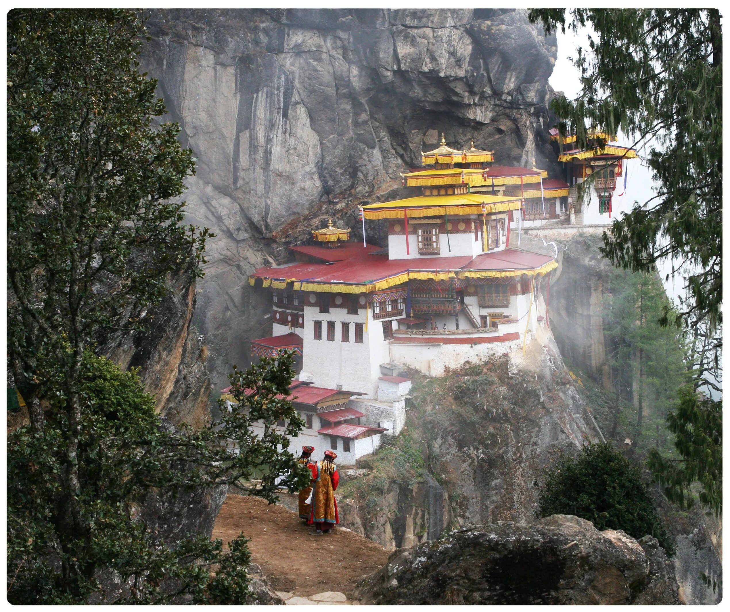 Монастырь Таксанг, бутан. Лакханг бутан. Такцанг-лакханг бутан. Монастырь Такцанг-лакханг внутри. Бутан вопрос