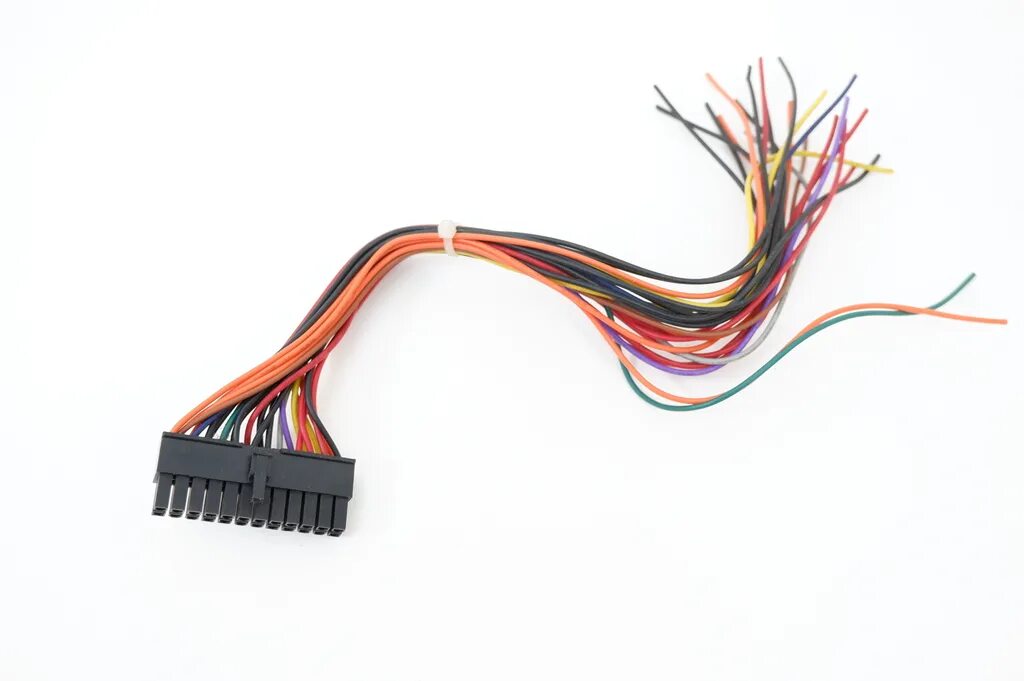 Удлинитель питания 20+4 pin. Кабели и разъемы блока питания. Кабели и разъемы блока питания. Кабель питания 24+10 pin atx+4pin. Atx 20+4 pin.