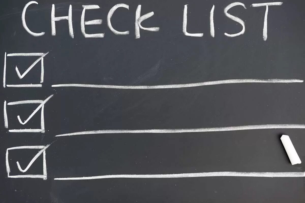 Legal check. Legal check. Человек подписывает документы. Договор эстетика. Legal check.
