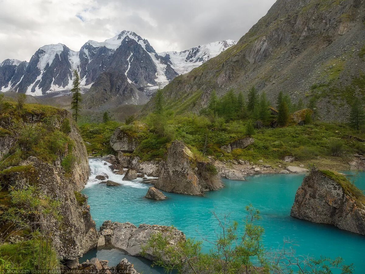 верхнее шавлинское озеро алтай. республика горный алтай. горы алтая мультинские озера. верхний качественное. верхний тагил 2022.
