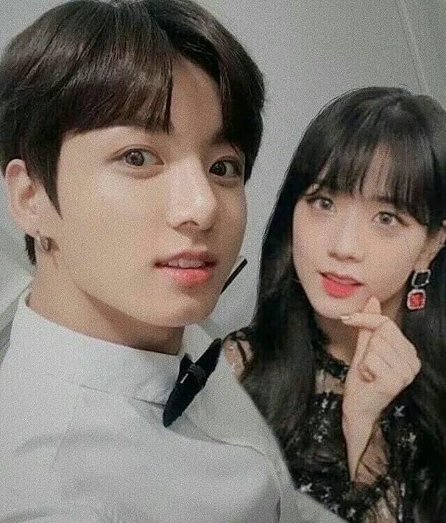 Kooksoo bts blackpink. Чонгук и джису. Bts jin jisoo. Bts jungkook and jisoo. Джису и чонгук фото.