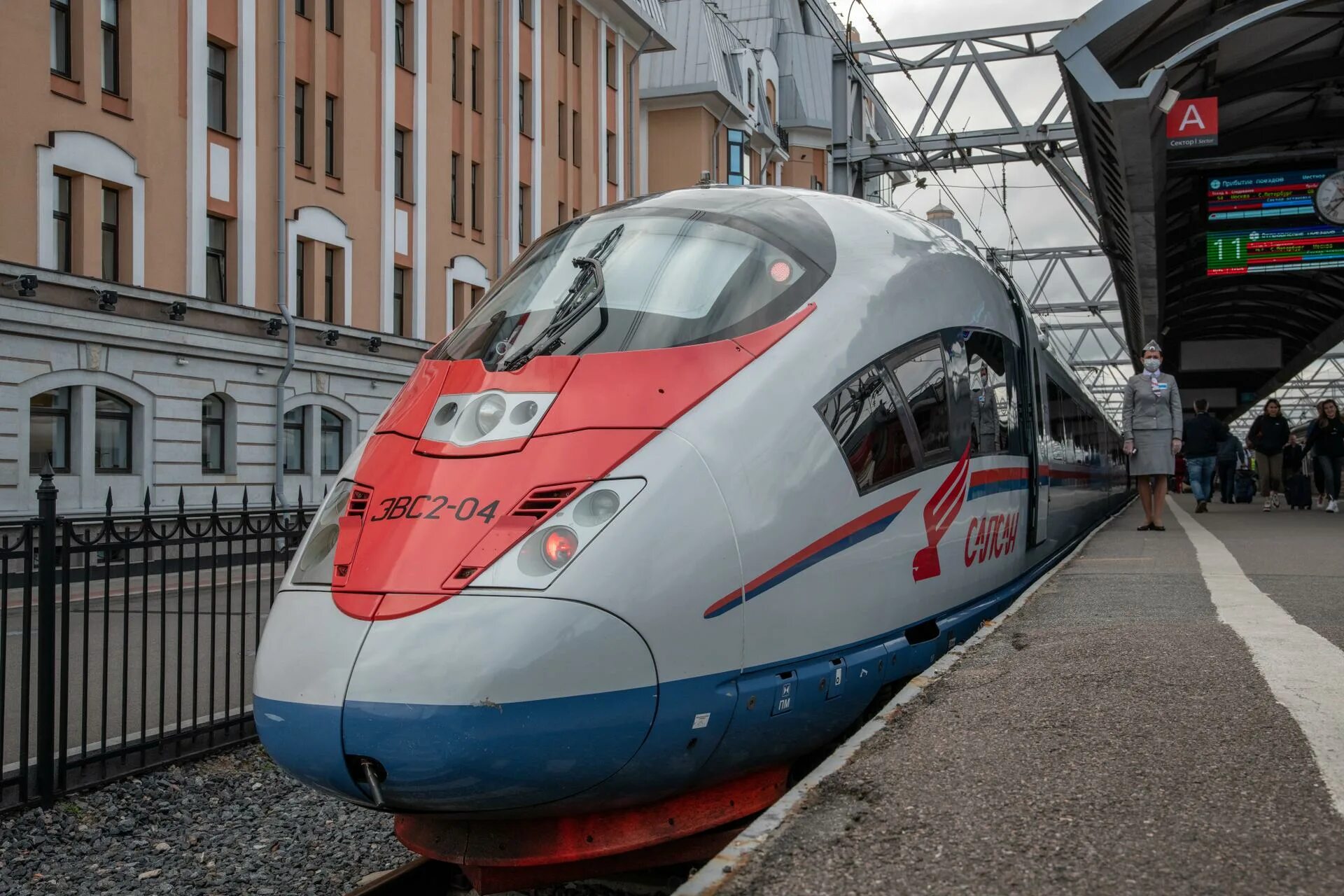 Сапсан москва где находится. 758а сапсан. сапсан поезд. сапсан нижний новгород. московский вокзал санкт-петербург сапсан.
