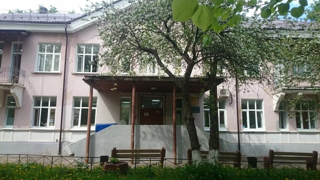 пионерская регистратура телефон. регистратура поликлиники. детская поликлиника биробиджан расписание педиатров участковых. номера кабинетов врачей в поликлинике. номер телефона регистратуры.