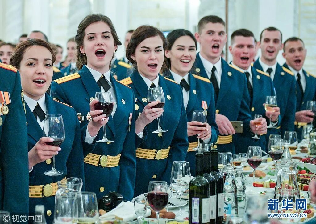 читать выпускница боевой академии. читать выпускница боевой академии. выпускники академии фсб. выпускники академии фсб в кремле. одувалова анна боевая академия.