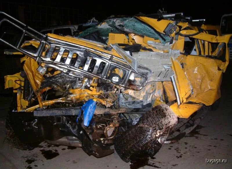 Hummer h2 дтп. Hummer h2 дтп. Хаммер h2 битый. Hummer h2 дтп. Hummer h3 дтп.