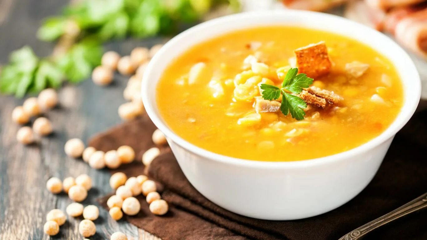 Гороховый суп с курицей в мультиварке. Гороховая похлебка. Суп гороховый. Для супа. Суп из желтого гороха.