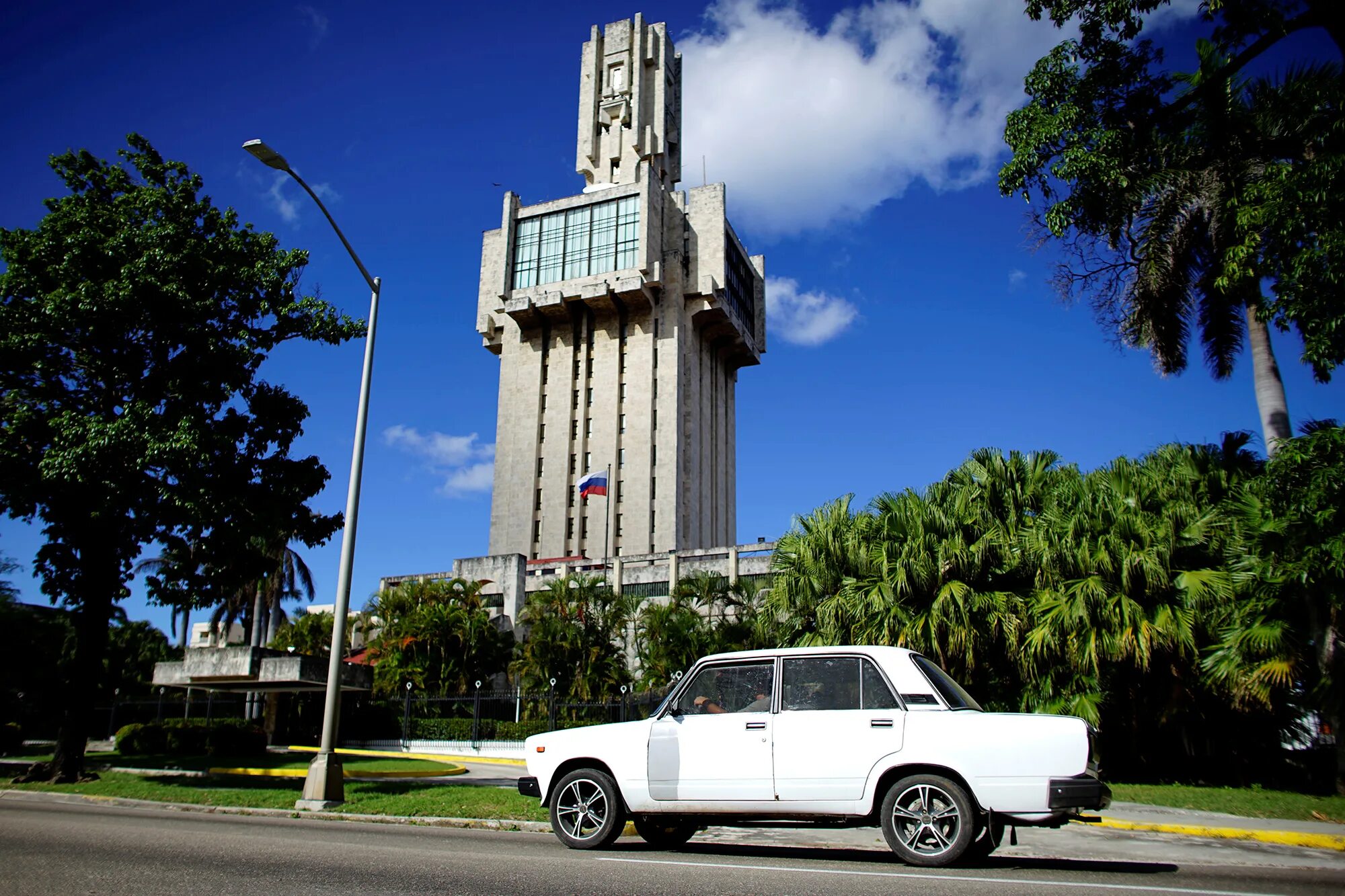 Посольство СССР на Кубе, Гавана. Посольство РФ В Гаване. Посольство России в Гаване Куба. Здание посольства РФ на Кубе.