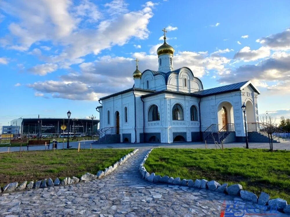 Храм благодатное небо. Храм благодатное небо хабаровск. храм напротив аэропорта хабаровск. храм в честь иконы божией матери благодатное небо. храм благодатное небо хабаровск настоятель.
