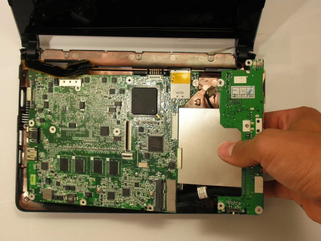 Как открыть acer aspire. Acer zg5 плата. acer aspire one zg5 hdd. материнская плата acer one aspire series zg5. acer zg5 нетбук remont hdd.