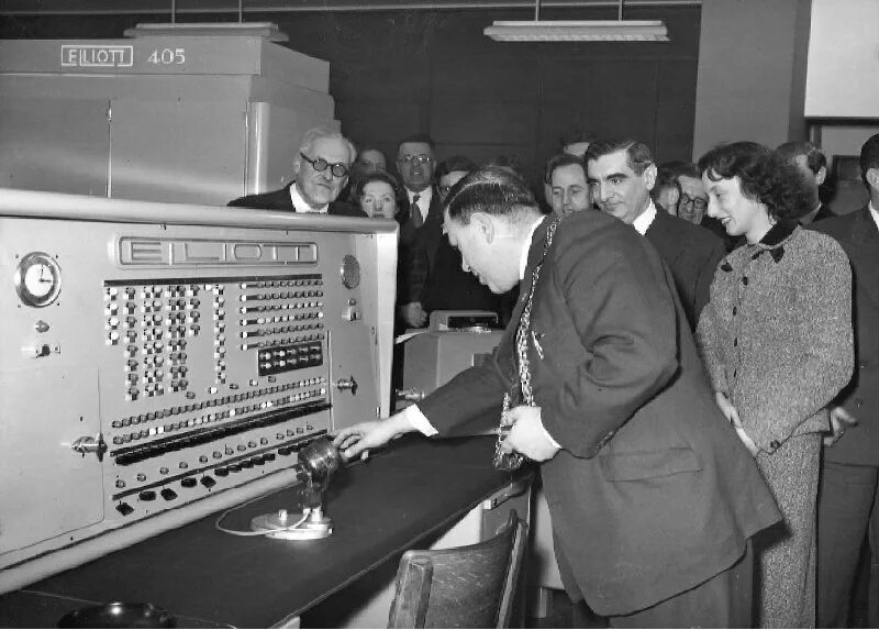 Computers were. Компьютер "Elliott 405". Компьютер 1957. Компьютер 1946. Компьютер 1957 года.