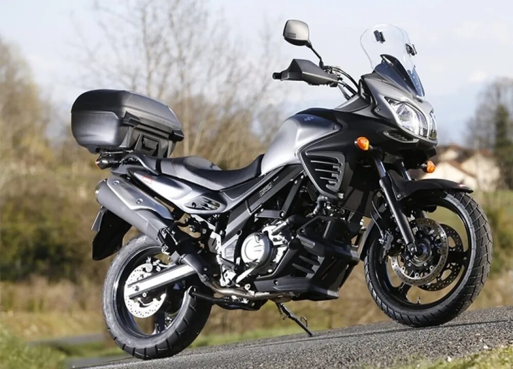 Дл 650. Suzuki v-strom 650. suzuki v-strom 650 2015. suzuki v-strom 650 мотоцикл. suzuki v strom 650 xt 2015.