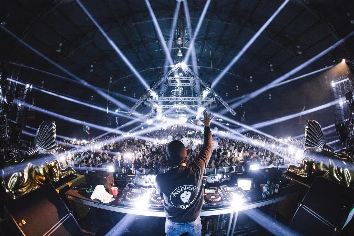 диджей deadmau5. дедмаус титмаус. диджей 5. диджей 5. дедмаус 2010.