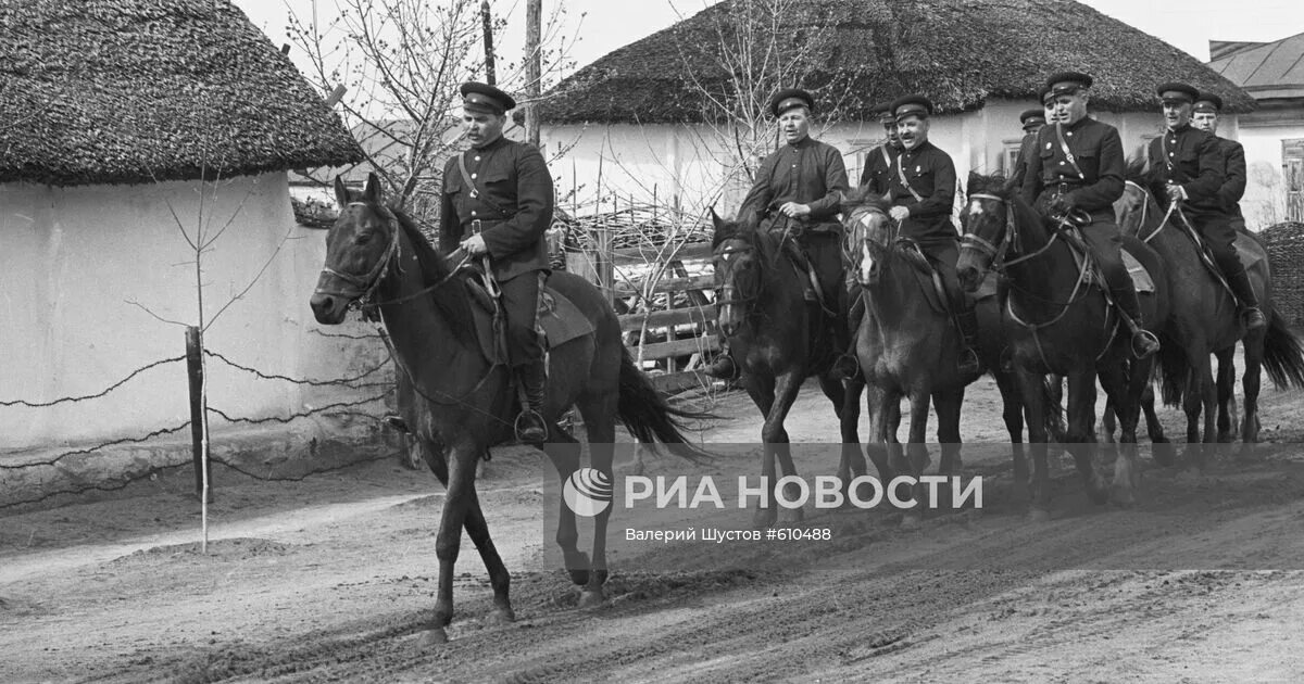 Станица казачий дон. Донские казаки станица вешенская. станица вешенская в 20 век казаки. казаки станицы вешенской. донская казачья станица.