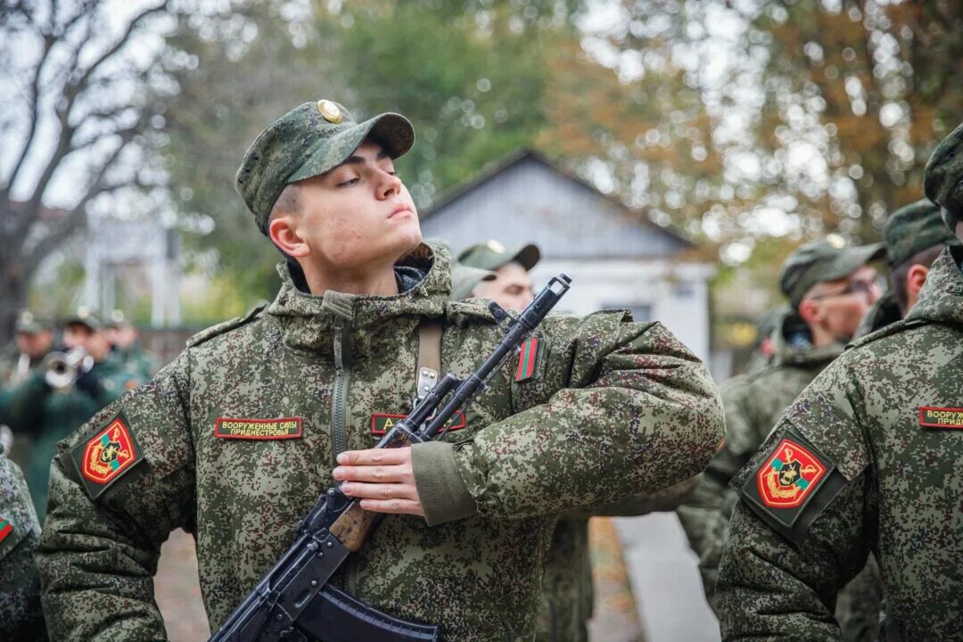 Вооруженные силы ПМР. Доников Министерство обороны ПМР. Военная форма ПМР. Вооружение Вооружённых сил ПМР.