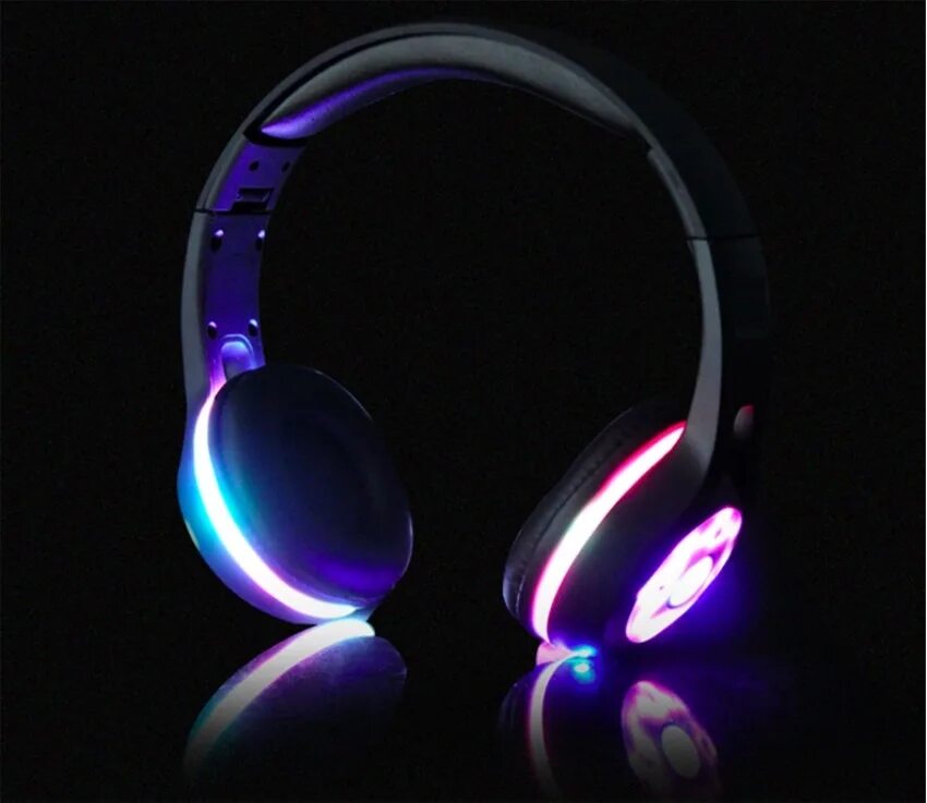 Светящиеся наушники. Наушники marvo hg8901. Игровые наушники с подсветкой. Гарнитура dialog hgk-31l red. Наушники от рейзер с ушками.