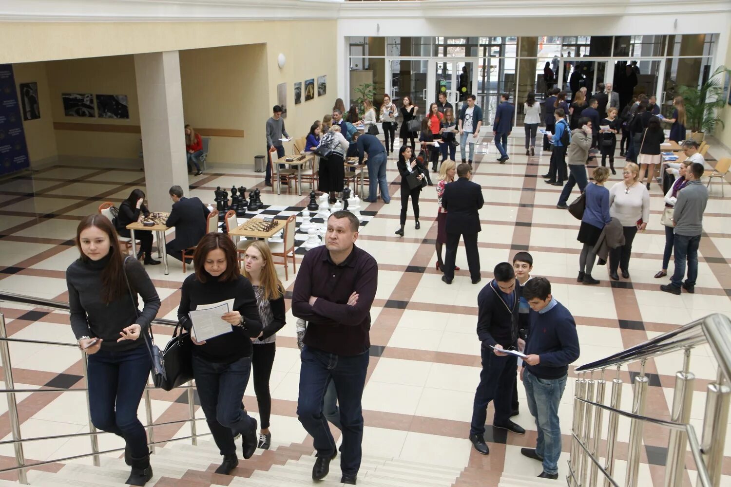 Кафедры юридического факультета самарского университета. Юрфак мгу актовый зал. Студенческое предпринимательство. Москва университет мгу юрфак. Юридический факультет мгу 1844.