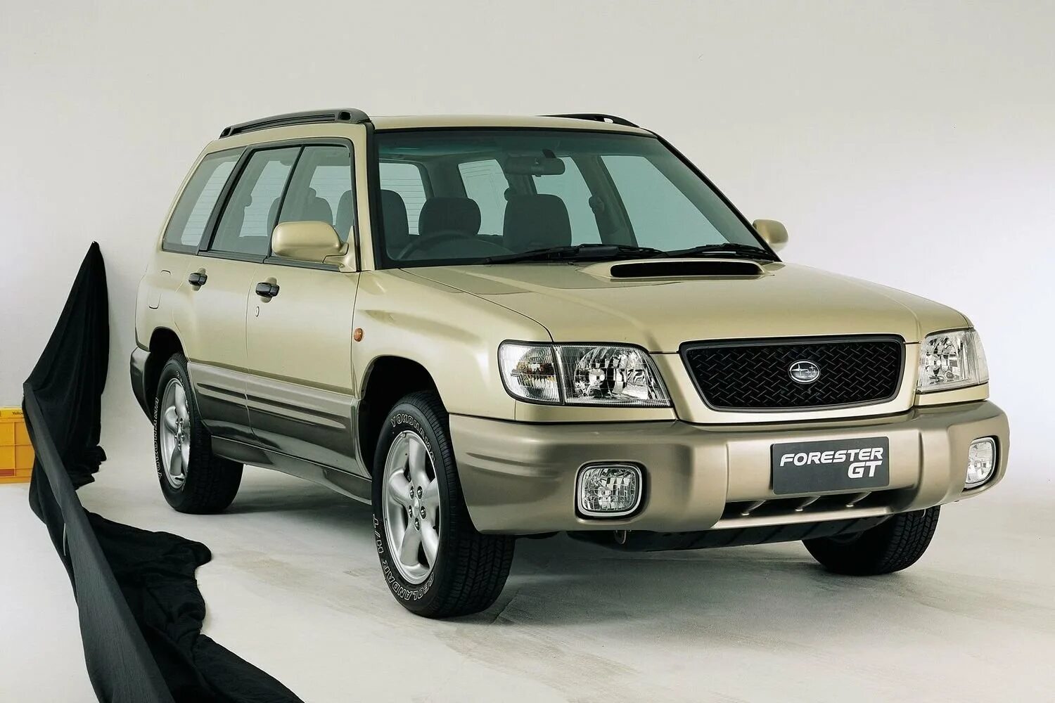 Субару форестер какие поколения. Subaru Forester 1 поколения. Субару Форестер 1997. Subaru Forester SF 1997. Субару Форестер 1997 2.0.