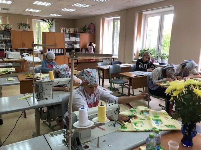 Радио красноярск главный логотип. 102 скоши. Гкоу скоши 102. 8. Авторитетное радио красноярск логотип.