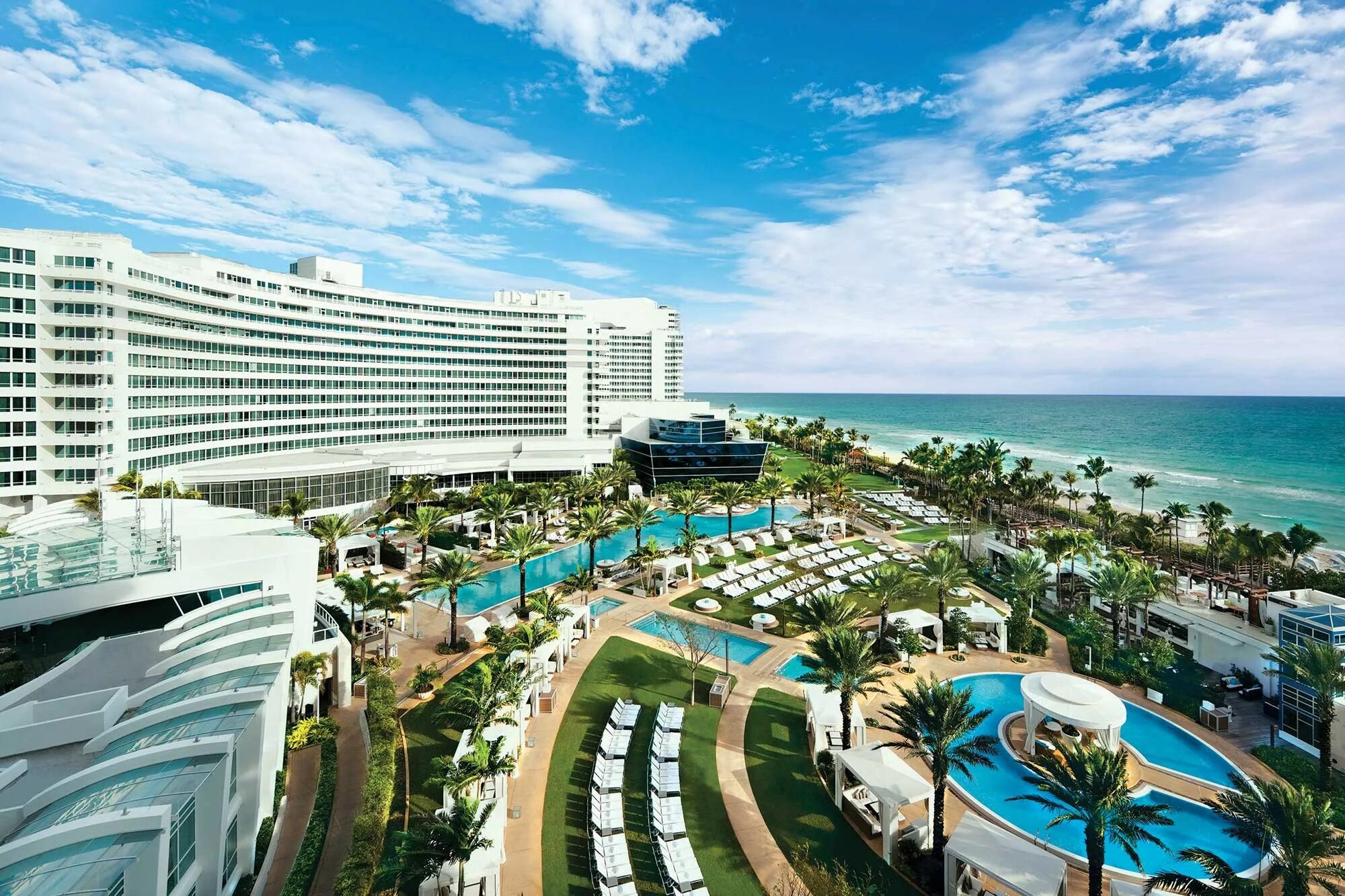 Купить путевку в маями. Отель Майами Бич в Майами. "Фонтенбло Майами Бич". Fontainebleau Hotel Флорида. Отель Мирамар Майами.