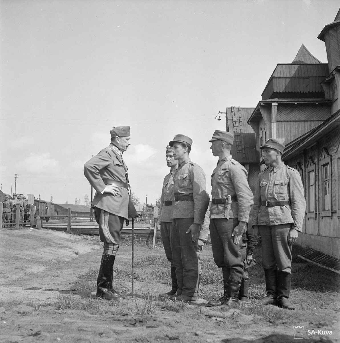 Маннергейм в Медвежьегорске. Финские концлагеря в Карелии 1941-1944 годов. Маннергейм 1942. Финский военный фотоархив.