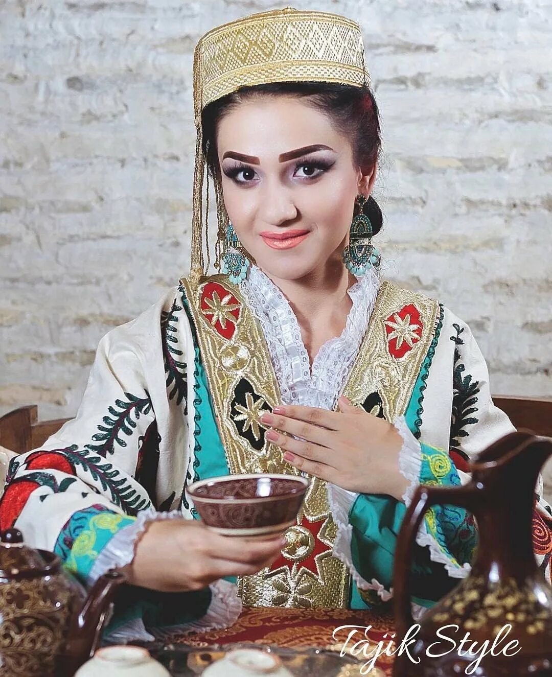 Фотография узбекский. Таджикистанский Гулвата. Таджикские девушки. Сами красивая девушка Таджикистана. Таджички в Москве.