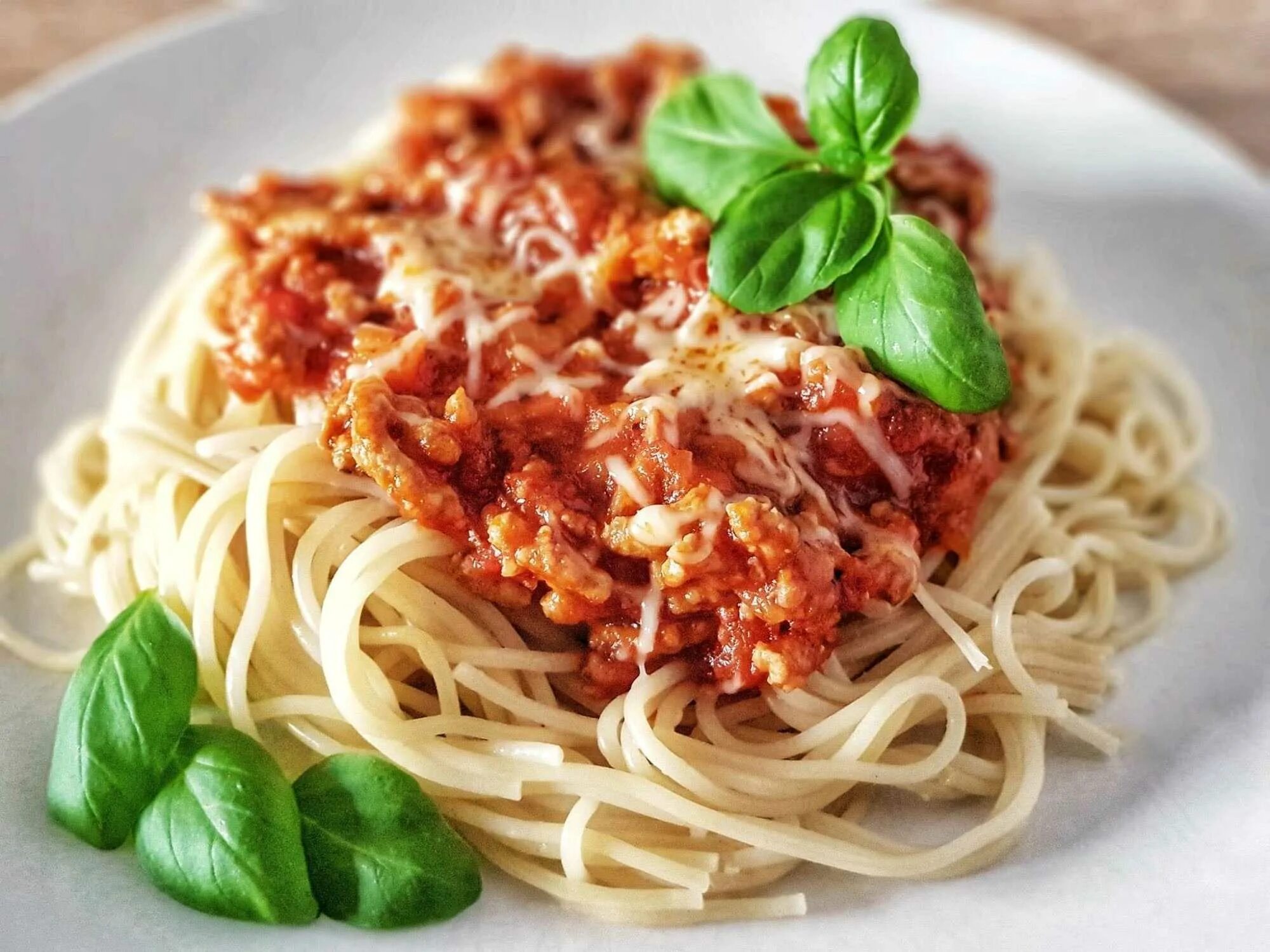 Спагетти с фаршем в соусе болоньезе. Spaghetti bolognese. Паста для пасты болоньезе. Джемелли болоньезе. Паста болоньезе 300x300.
