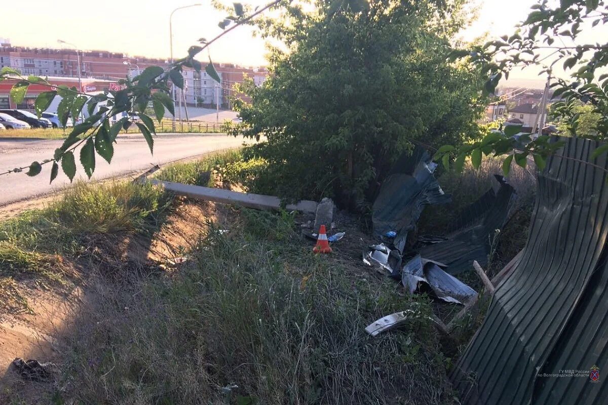 V102 волгоград новости. ДТП на Санаторной Волгоград. ДТП на Санаторной Волгоград Кировский. ДТП В Кировском районе Волгограда.