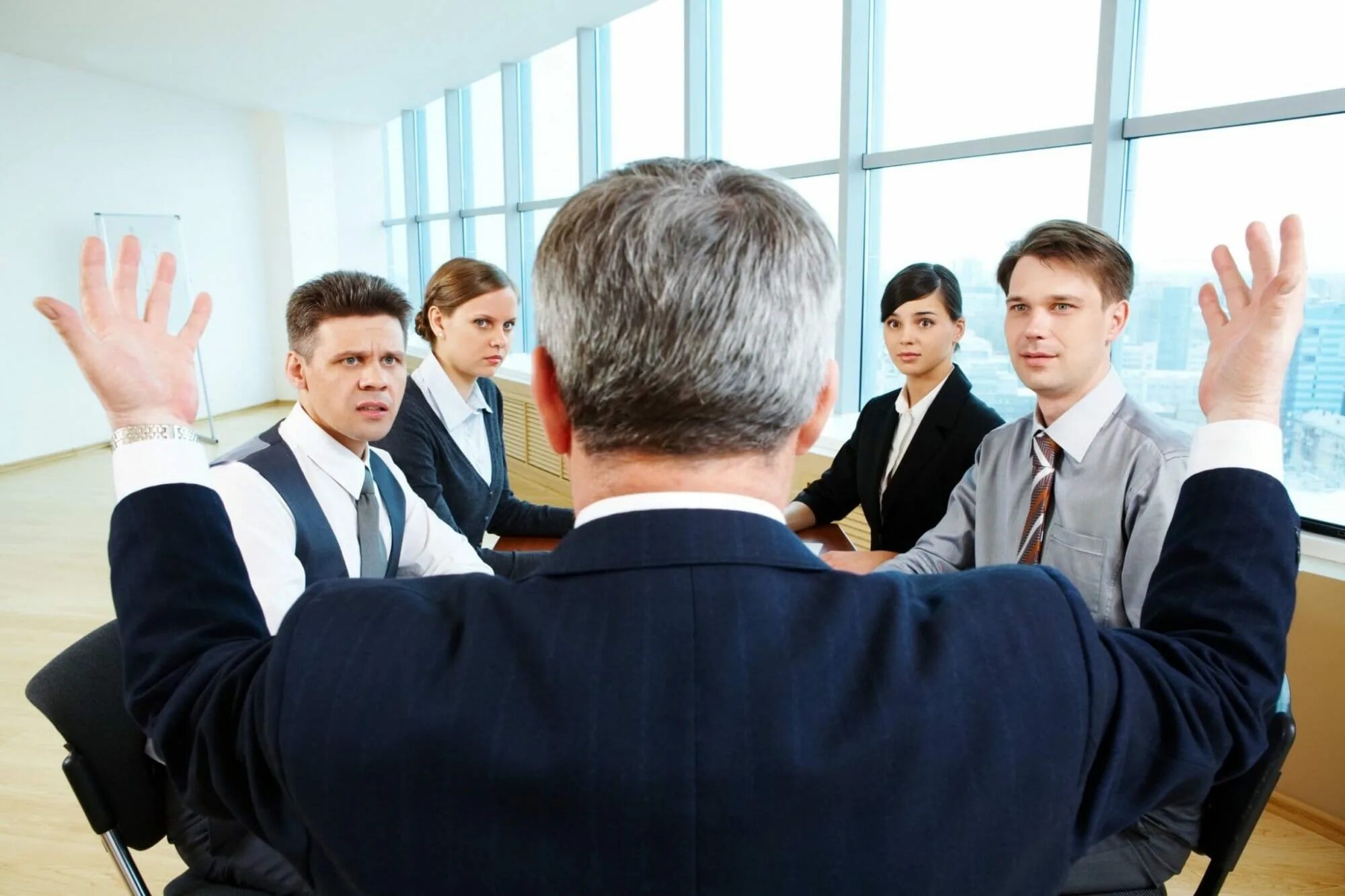 Женщина руководитель. Не руководит. Не руководит. Руководитель организации. Начальник и подчиненные.