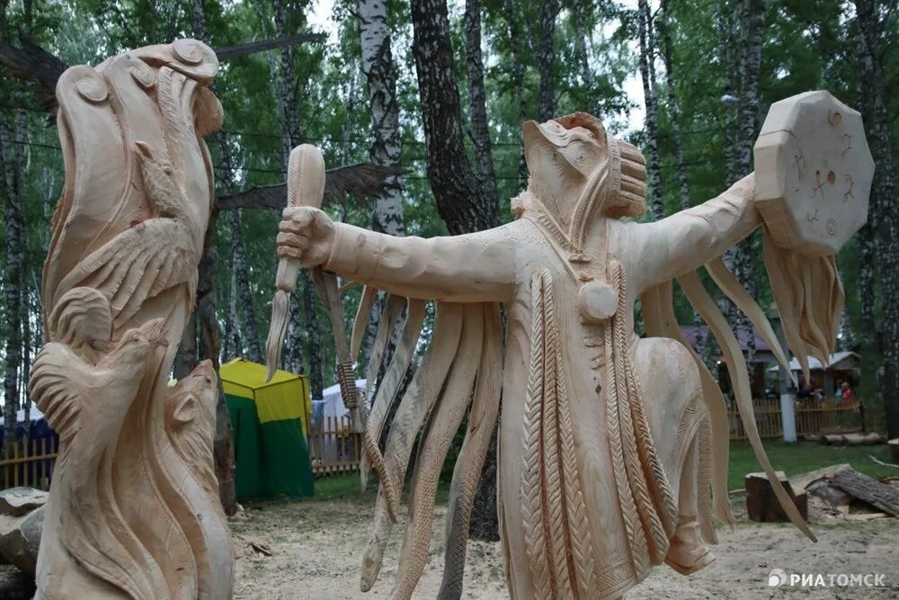 Зоркальцево праздник топора. Праздник топора в томске. Праздник топора в томске. Праздник топора томск 24. Праздник топора медведь.