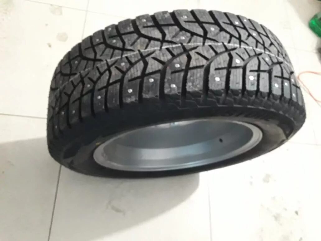 Bridgestone blizzak spike 02