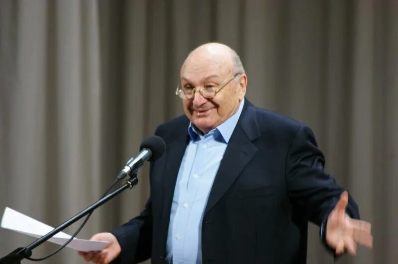 Жванецкий. Жванецкий молодой. Жванецкий альтов. Альтов и жванецкий на дискотеке. Жванецкий альтов.