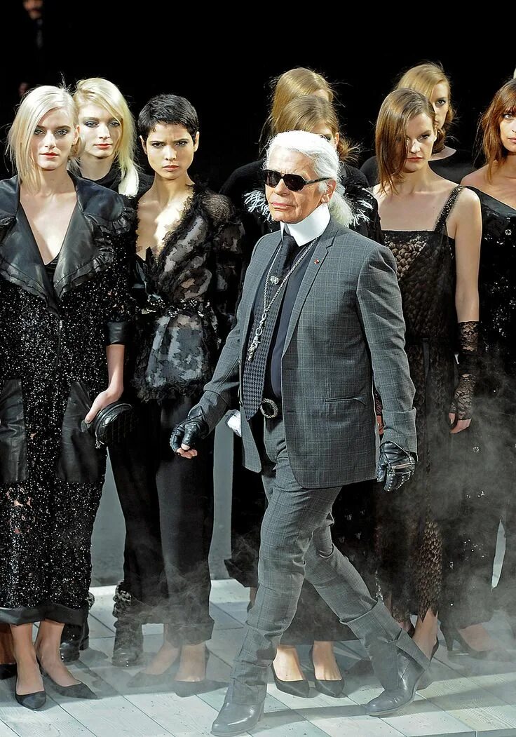 Karl lagerfeld couture. Karl lagerfeld chanel. Karl lagerfeld couture. Karl lagerfeld 2022. Karl lagerfeld коллекция.