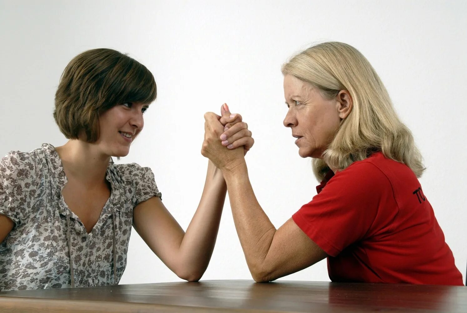 Невестка и свекровь чурикова. Свекровь и невестка. ссора родственников. вражда психология.