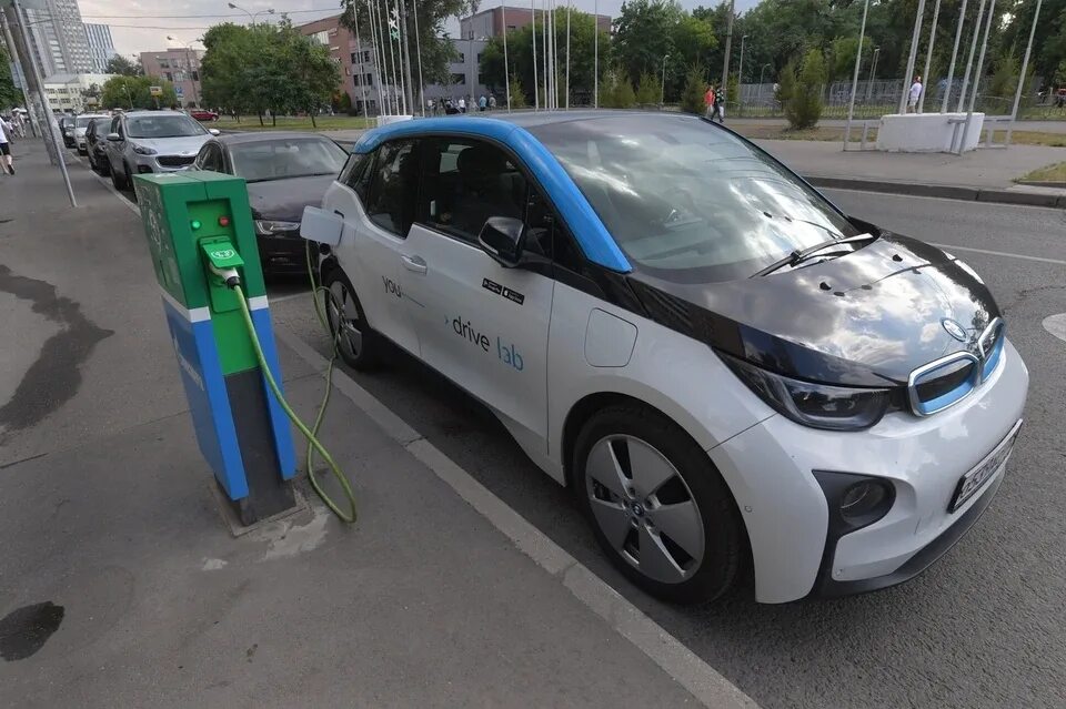 Зарядная станция россети. Россети электромобили. Россети электромобили. Зарядная станция россети. Россети электромобили.