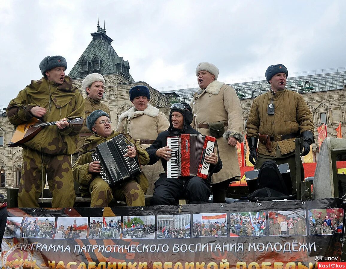 таль ночка песня слова. тальяночка играй играй сама. тальяночка текст. васьяночка текст песни. тальяночка - тальяночка.