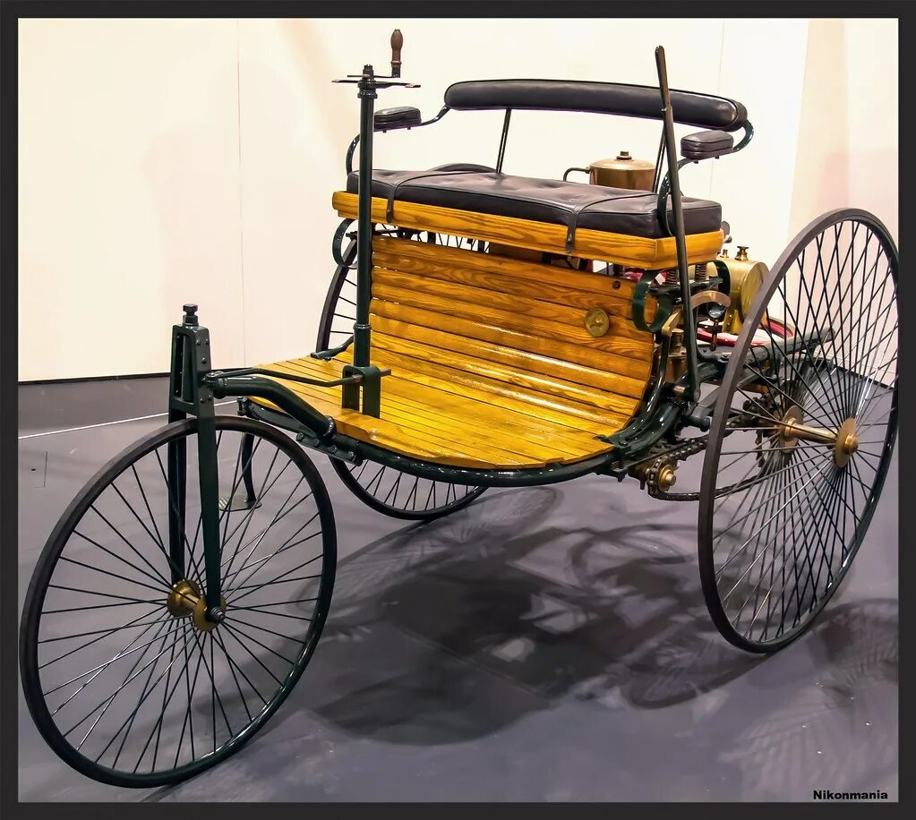 Первый автомобиль бенца. Benz Patent-Motorwagen 1886. Автомобиль Benz Patent-Motorwagen.