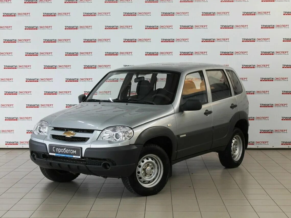 Купить ниву шевроле в ростовской области авито. Chevrolet Niva 2013. Chevrolet Chevrolet Niva 2013. Нива Шевроле 2013г. Шевроле Нива Рестайлинг 2013.