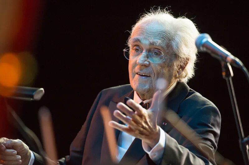 мишель легран награждение. николай кириллов дирижер. оперный певец корчак. александр пузаков дирижер. певец дирижер.