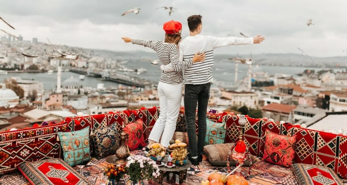 Турция hd. Куда полететь из стамбула. Стамбул весной девушка. Экскурсионный стамбул. Куда полететь из стамбула.