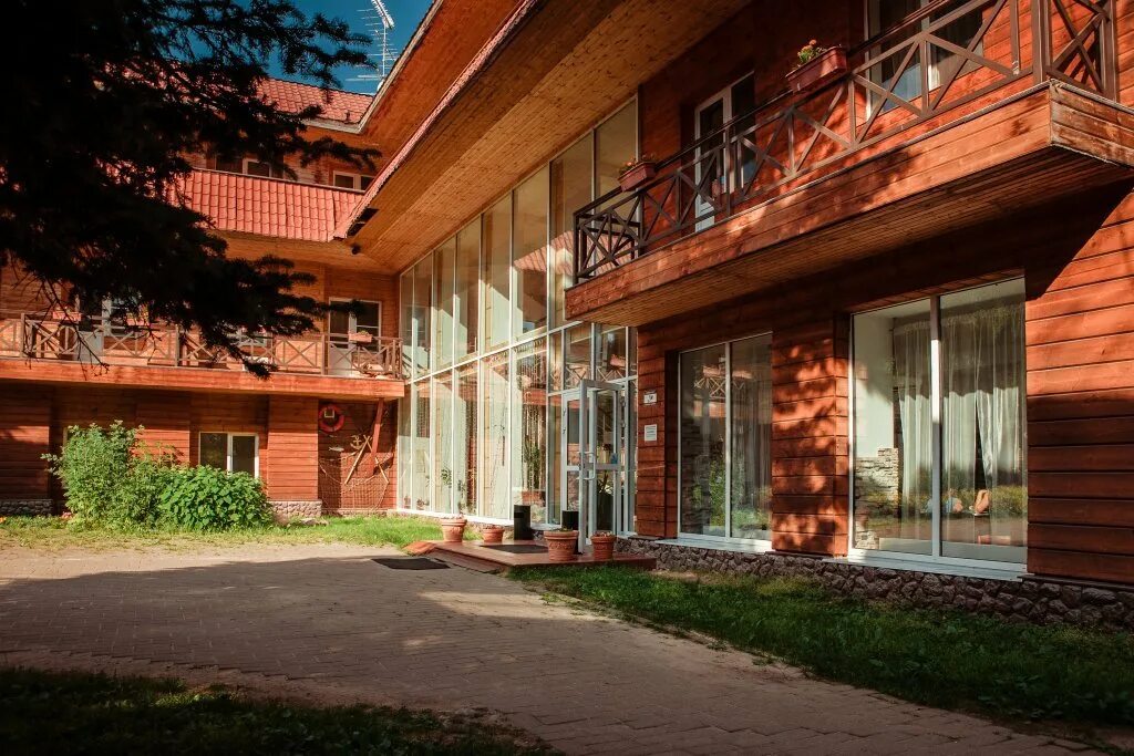 медвежьи озёра база отдыха. турбаза петровка грязинский район. озеро увильды медвежий угол. медвежий угол база отдыха горный. медвежья гора ленинградская область.