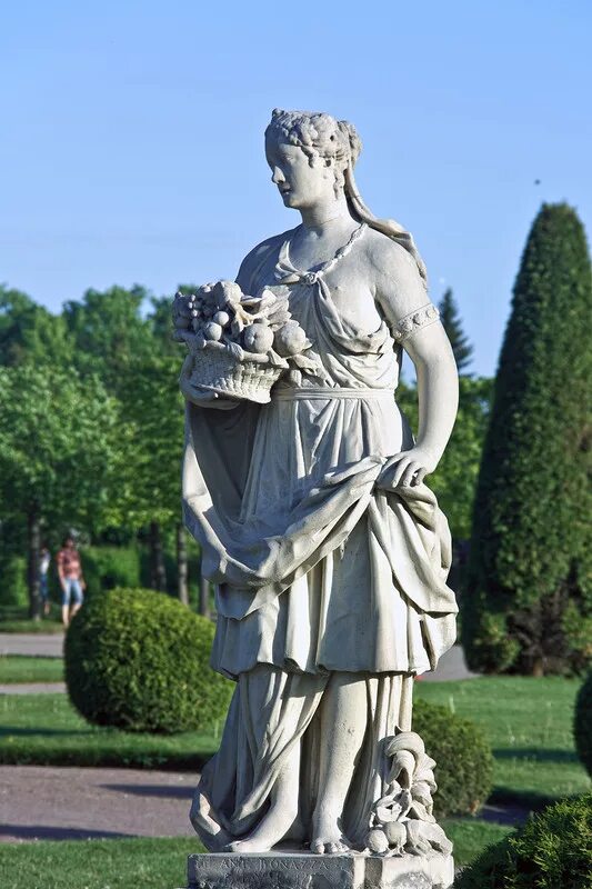 Статуя Помона Петергоф. Богиня Помона Рим. Статуя Церера Петергоф.