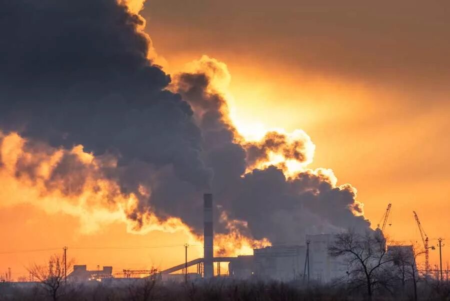 Гора самохвал абакан. Смог над абаканом. Новокузнецк грязный воздух. Чистота воздуха. Черное небо абакан.