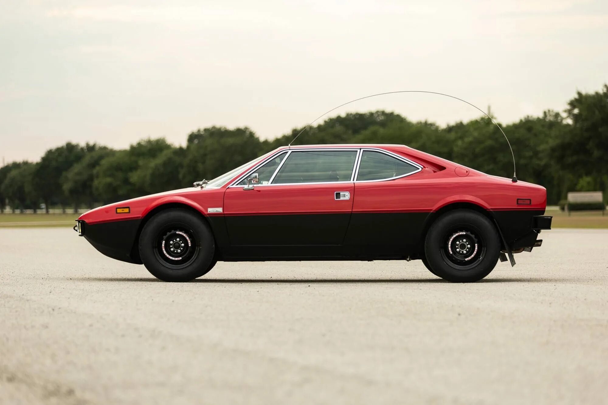 Лянча против феррари. Ferrari 308 gt4. Феррари Дино 308. Ferrari 308 Dino gt4 Safari. Феррари Дино gt 4.