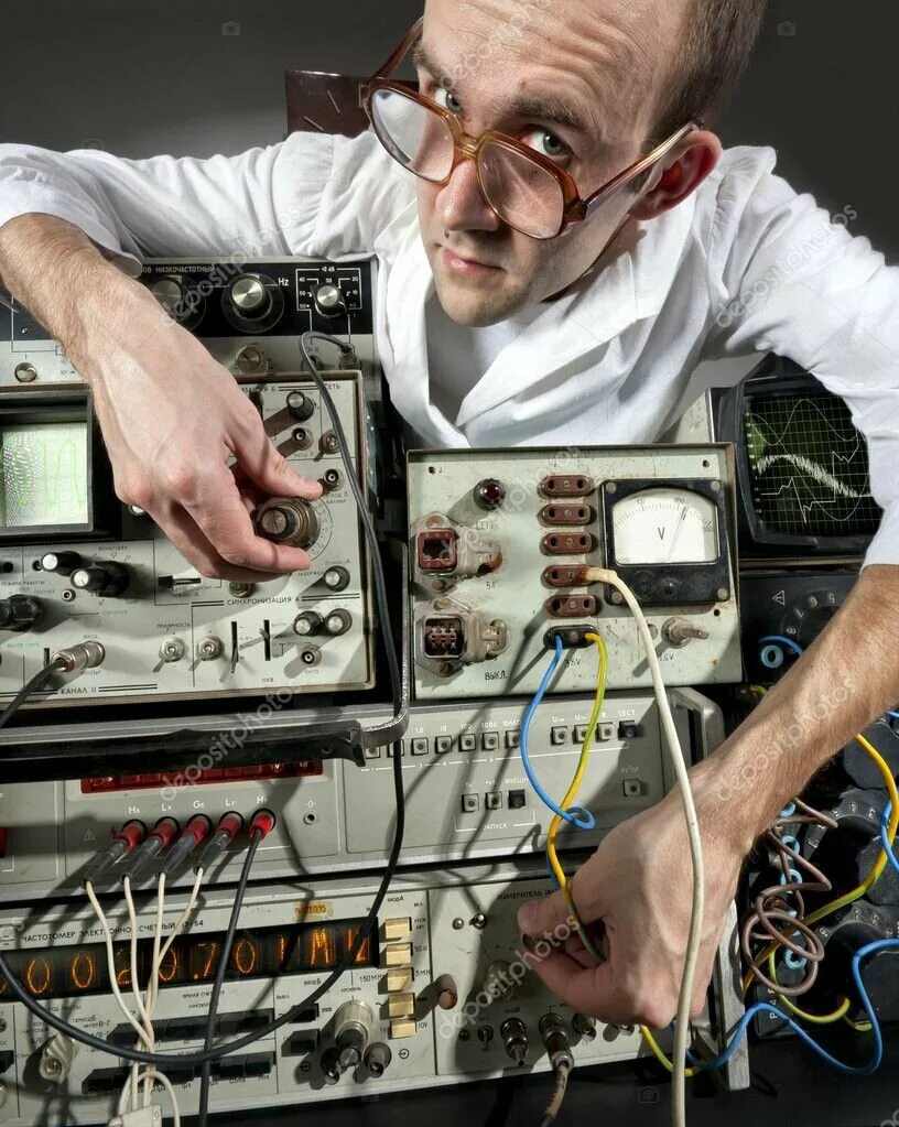 инженер электронщик это профессия. нужен электронщик. "электроника и видеосистемы" "сергей шаров". инженер радиоэлектроники. лаборатория электроники.
