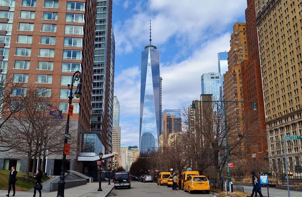 One world new york. Башня свободы в Нью-Йорке. Башня свободы Манхэттен. Башня one World trade Center. Башня свободы в Нью-Йорке фото.