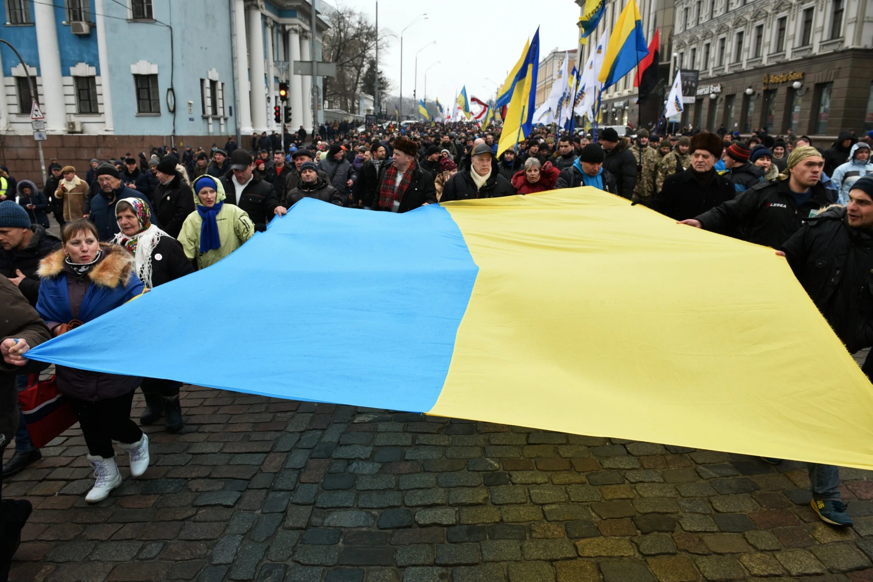 Киев флаг Украины. Украина рада стяг. Флаги в Раде.
