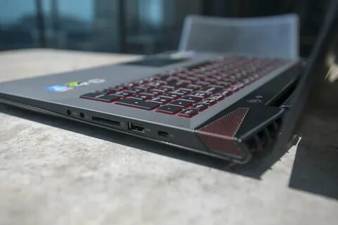 Lenovo y